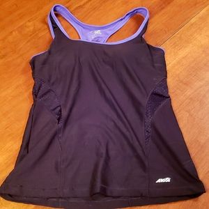 Avia workout top size medium built-in sports bra
